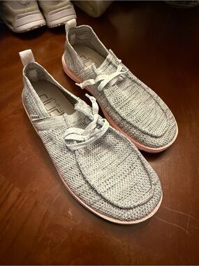 Women’s Hey Dude Knit Slip-On Slippers in Light Gray with Pink Sole